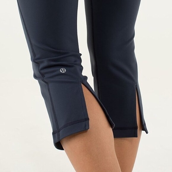 lululemon athletica Pants - Lululemon Cropped Leggings